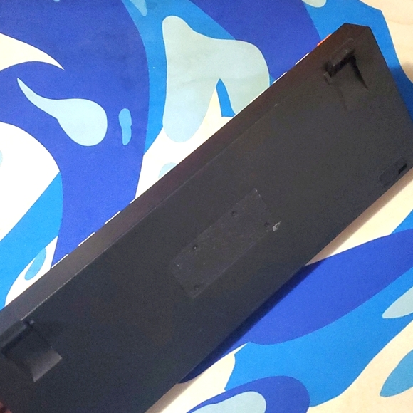 RedDragon 60% Keyboard, Brown switchs w/ Custom Honey Keycaps - Picture 4 of 4